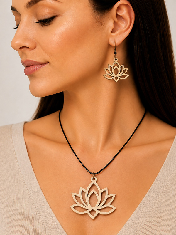 Lotus Desen Ahşap Akçaağaç  kaplama  kolye ve küpe takımı + kutu