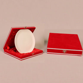 Seramik Bordürsüz beyaz tabak - Çapı 20 cm - baskı alanı 18 cm + kırmızı özel kadife kutu + tasarım + baskı