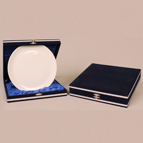 Seramik Bordürsüz beyaz tabak - Çapı 20 cm - baskı alanı 18 cm + mavi özel kadife kutu + tasarım + baskı